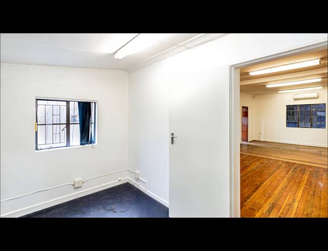 773M² OFFICE FOR SALE IN FERNDALE